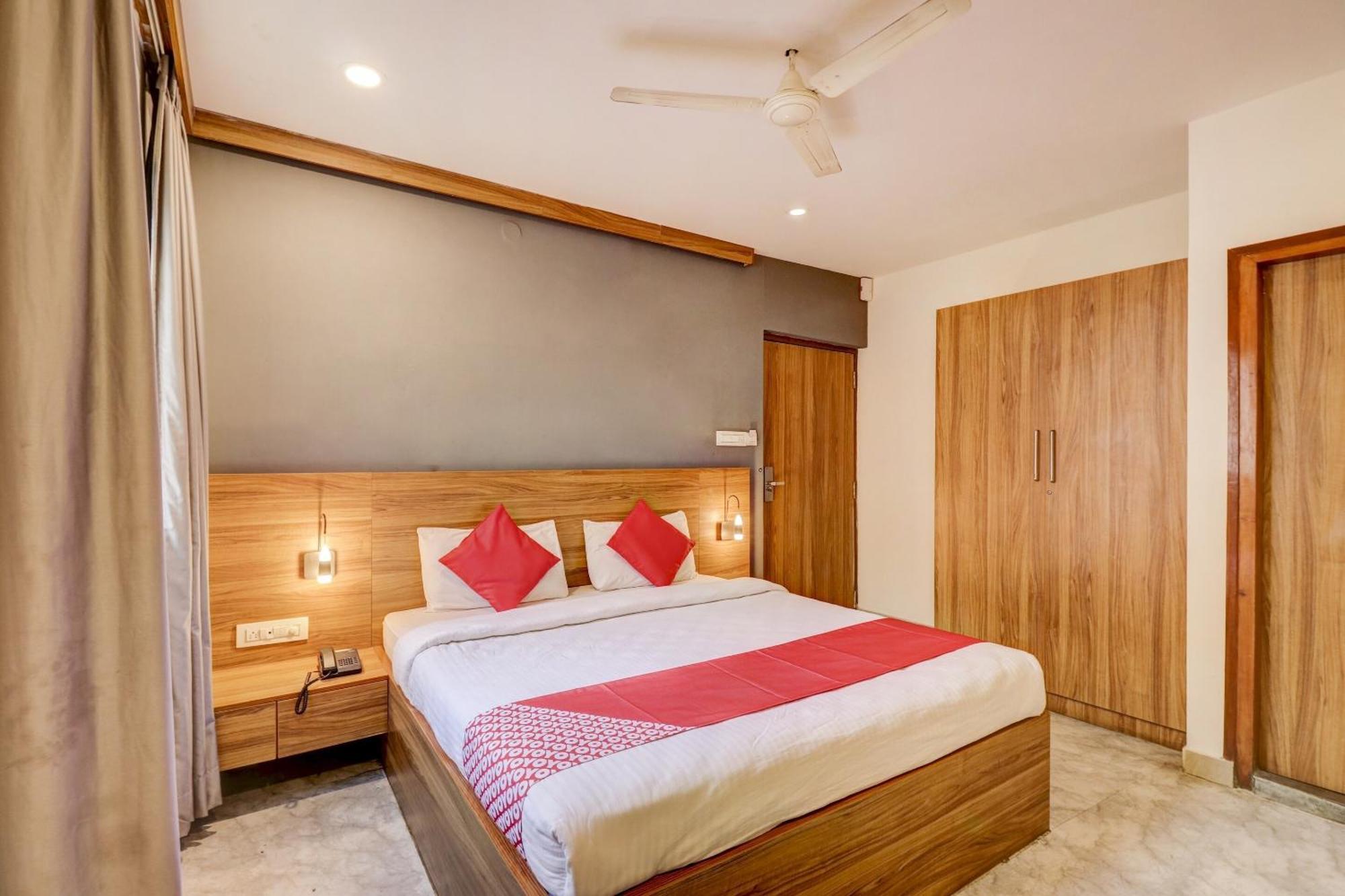 Oyo Flagship Nr Residency Near Nexus Mall Koramangala Бангалор Екстериор снимка